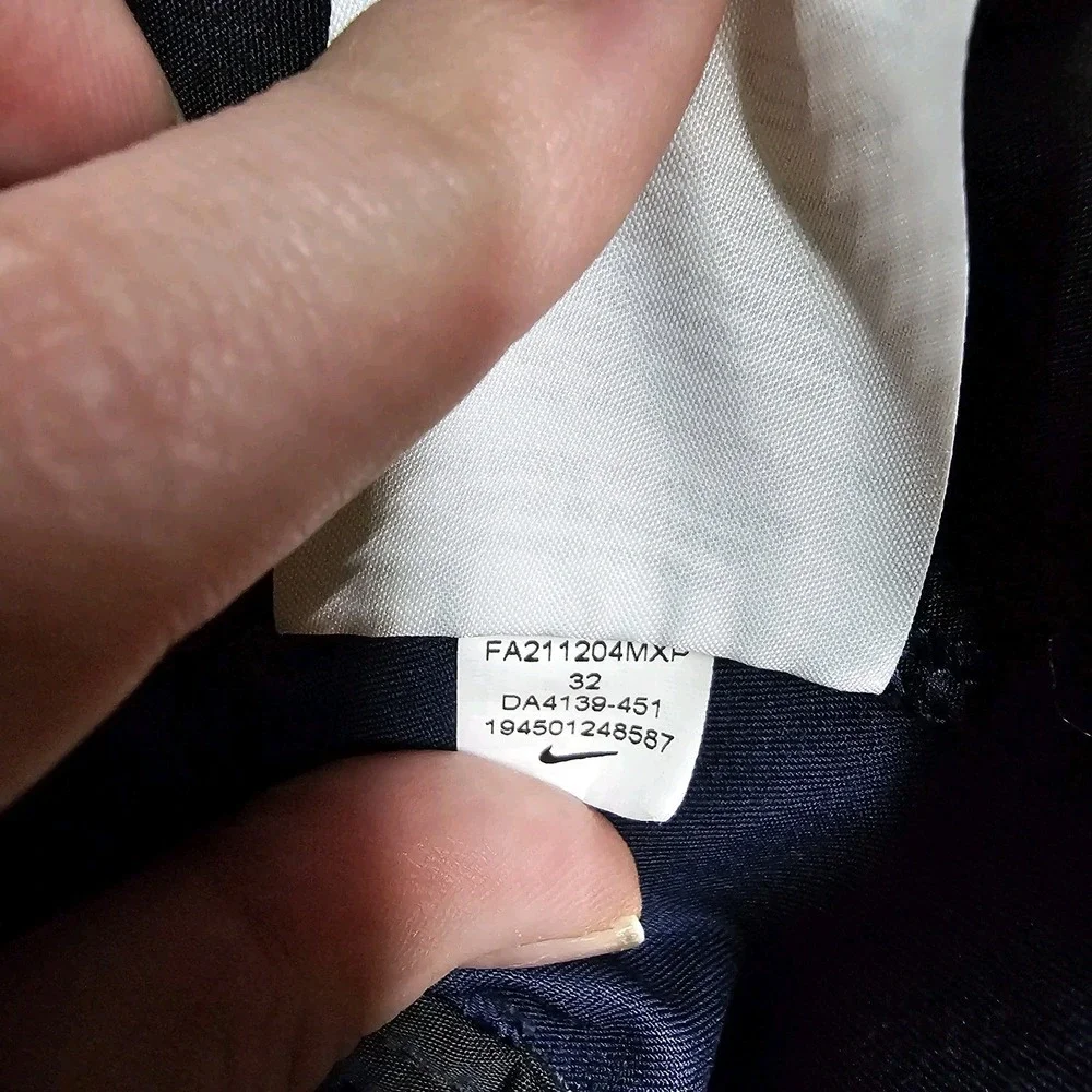 Nike Dri-FIT Performance Shorts Men's 32 Navy Stretch Flat Front Chino Casual